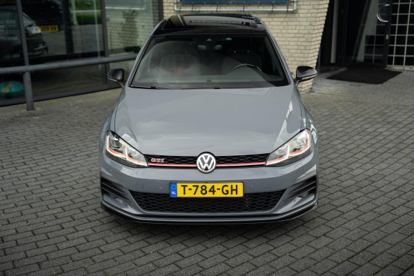 Volkswagen Golf 2.0 TSI GTI TCR*PANO*AKRA*KEYLESS*DYNAUDIO*FULL*