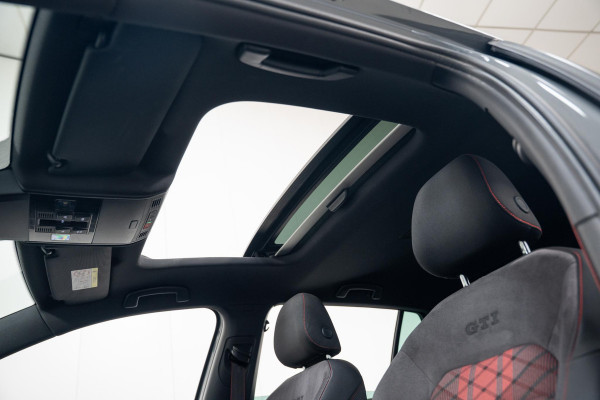 Volkswagen Golf 2.0 TSI GTI TCR*PANO*AKRA*KEYLESS*DYNAUDIO*FULL*