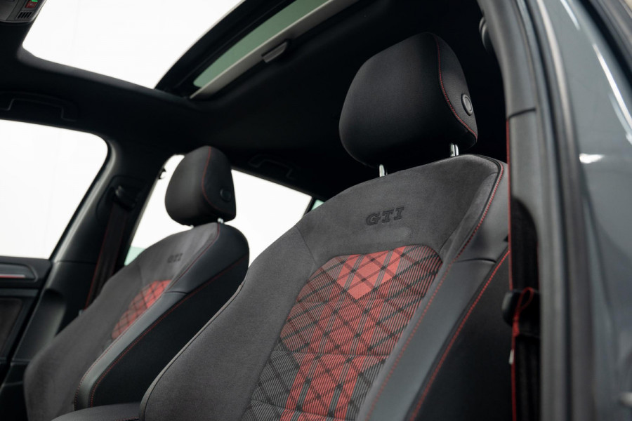 Volkswagen Golf 2.0 TSI GTI TCR*PANO*AKRA*KEYLESS*DYNAUDIO*FULL*