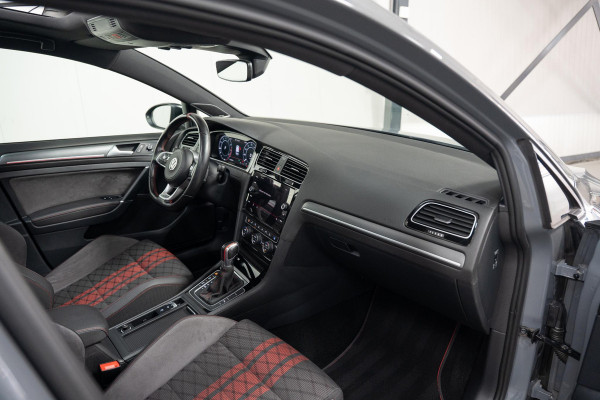 Volkswagen Golf 2.0 TSI GTI TCR*PANO*AKRA*KEYLESS*DYNAUDIO*FULL*