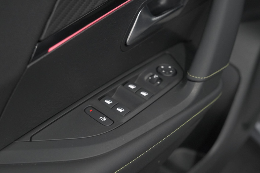 Peugeot 2008 1.2 Hybrid 145 GT | Camera | Apple Carplay | Parkeersensoren