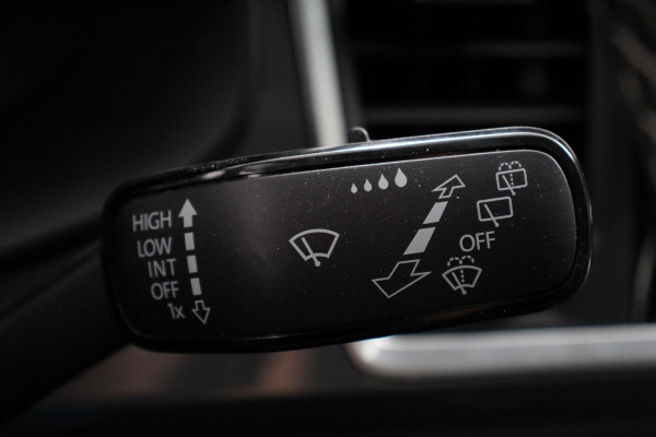 Seat Ateca 1.5 TSI DSG Style Nieuw type Climate Control Parkeer sensoren Cruise control DAB Led Lichtmetalen Velgen