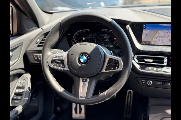 BMW 1-serie 118i M-Sport 2024 AUT NAVI DAK CLIMA NAP 1e Eig!