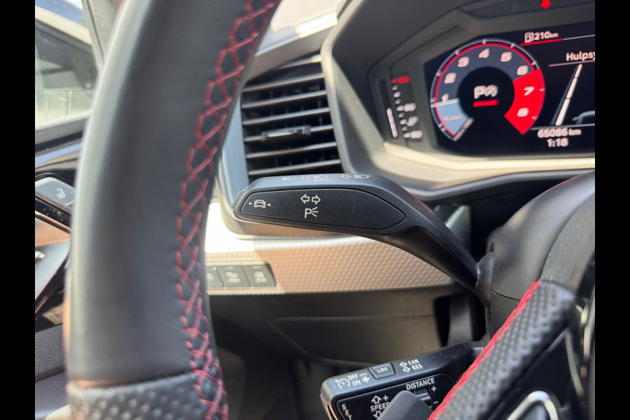 Audi A1 SPORTBACK 40 TFSI S Line edition one