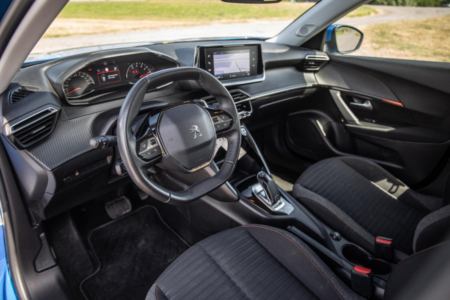 Peugeot 2008 1.2 PureTech Active AUTOMAAT / CRUISE CONTROLE / CARPLAY / DEALER ONDERHOUDEN