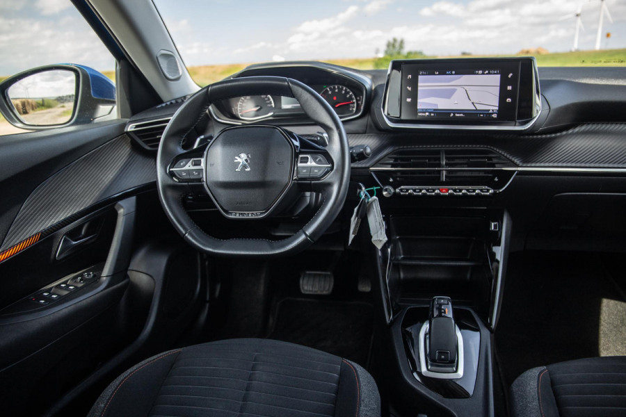 Peugeot 2008 1.2 PureTech Active AUTOMAAT / CRUISE CONTROLE / CARPLAY / DEALER ONDERHOUDEN