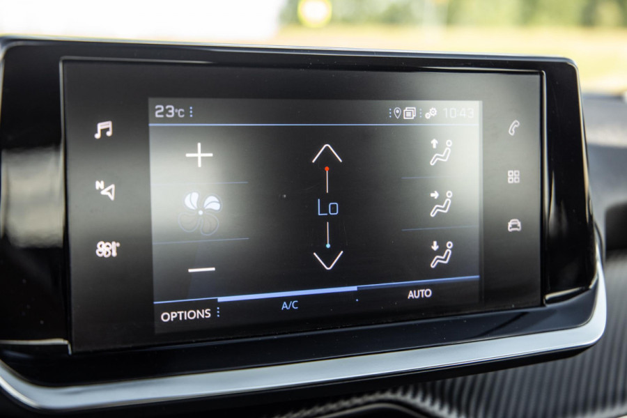 Peugeot 2008 1.2 PureTech Active AUTOMAAT / CRUISE CONTROLE / CARPLAY / DEALER ONDERHOUDEN