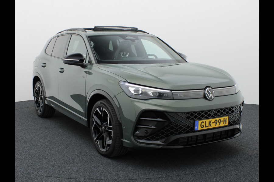 Volkswagen Tiguan 1.5 eTSI R-Line Business | Trekhaak wegkl. | Panodak | 360 Camera | IQ Light | Elk. A-klep | Prijs Rijklaar!!
