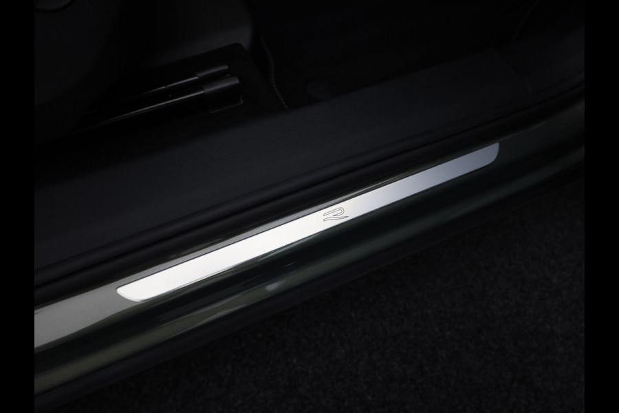 Volkswagen Tiguan 1.5 eTSI R-Line Business | Trekhaak wegkl. | Panodak | 360 Camera | IQ Light | Elk. A-klep | Prijs Rijklaar!!