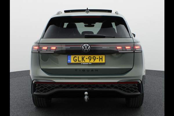 Volkswagen Tiguan 1.5 eTSI R-Line Business | Trekhaak wegkl. | Panodak | 360 Camera | IQ Light | Elk. A-klep | Prijs Rijklaar!!