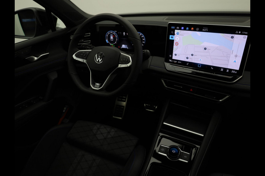 Volkswagen Tiguan 1.5 eTSI R-Line Business | Trekhaak wegkl. | Panodak | 360 Camera | IQ Light | Elk. A-klep | Prijs Rijklaar!!