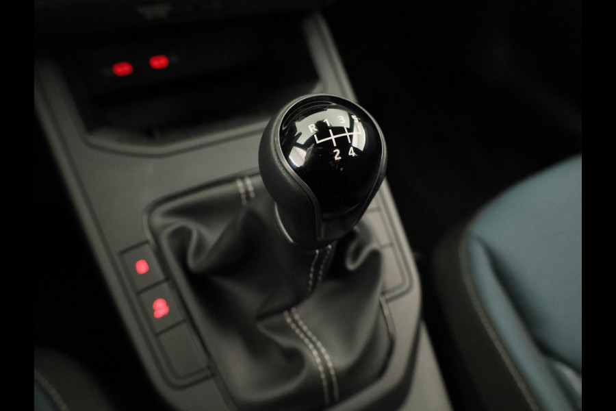 Seat Ibiza Style Plus 1.0 EcoTSI 95 PK | Midnight Black Metallic | Apple Carplay | Park Assist | Cruise Control