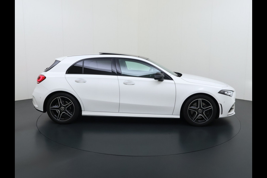 Mercedes-Benz A-Klasse 250 AMG line | Pano Memory Multibeam Distronic