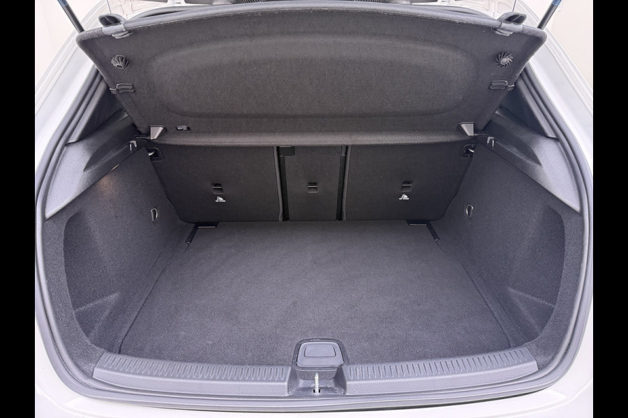Mercedes-Benz A-Klasse 250 AMG line | Pano Memory Multibeam Distronic
