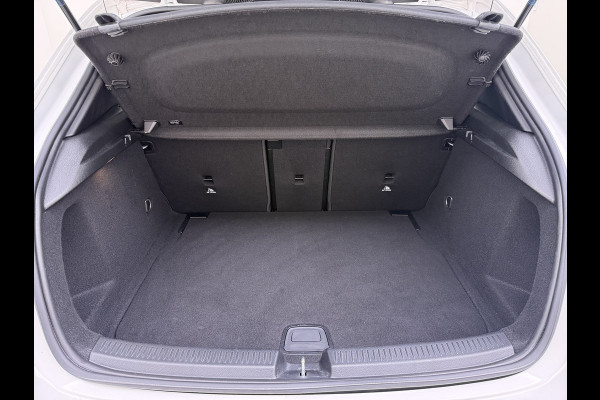 Mercedes-Benz A-Klasse 250 AMG line | Pano Memory Multibeam Distronic