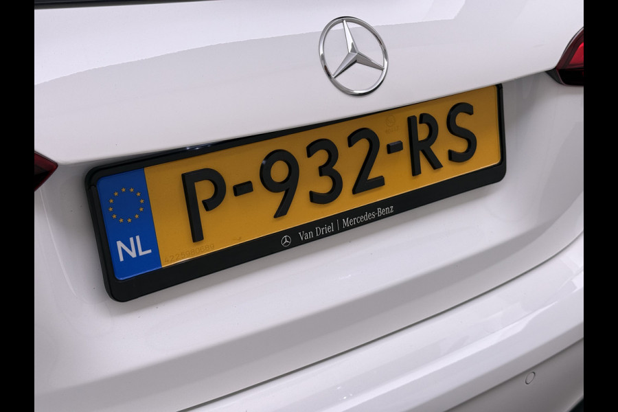 Mercedes-Benz A-Klasse 250 AMG line | Pano Memory Multibeam Distronic