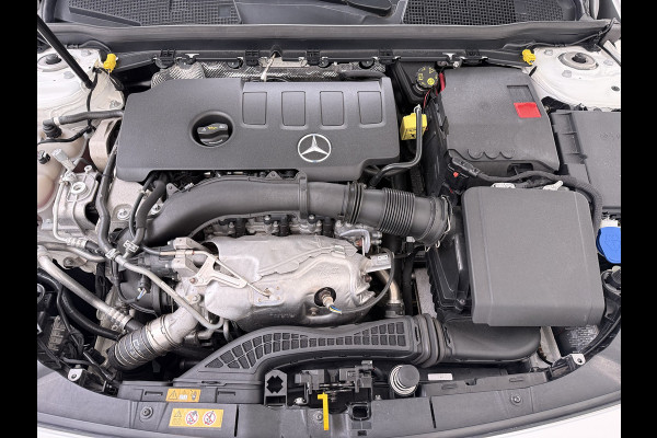 Mercedes-Benz A-Klasse 250 AMG line | Pano Memory Multibeam Distronic