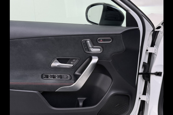 Mercedes-Benz A-Klasse 250 AMG line | Pano Memory Multibeam Distronic