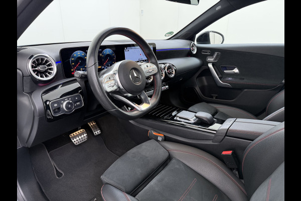 Mercedes-Benz A-Klasse 250 AMG line | Pano Memory Multibeam Distronic