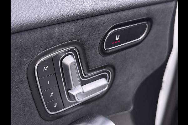 Mercedes-Benz A-Klasse 250 AMG line | Pano Memory Multibeam Distronic