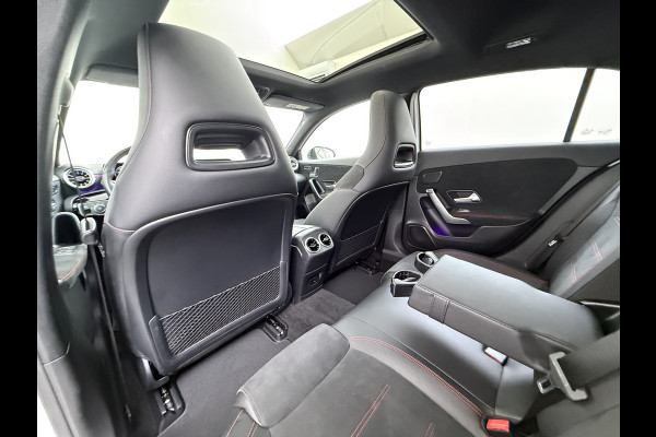 Mercedes-Benz A-Klasse 250 AMG line | Pano Memory Multibeam Distronic