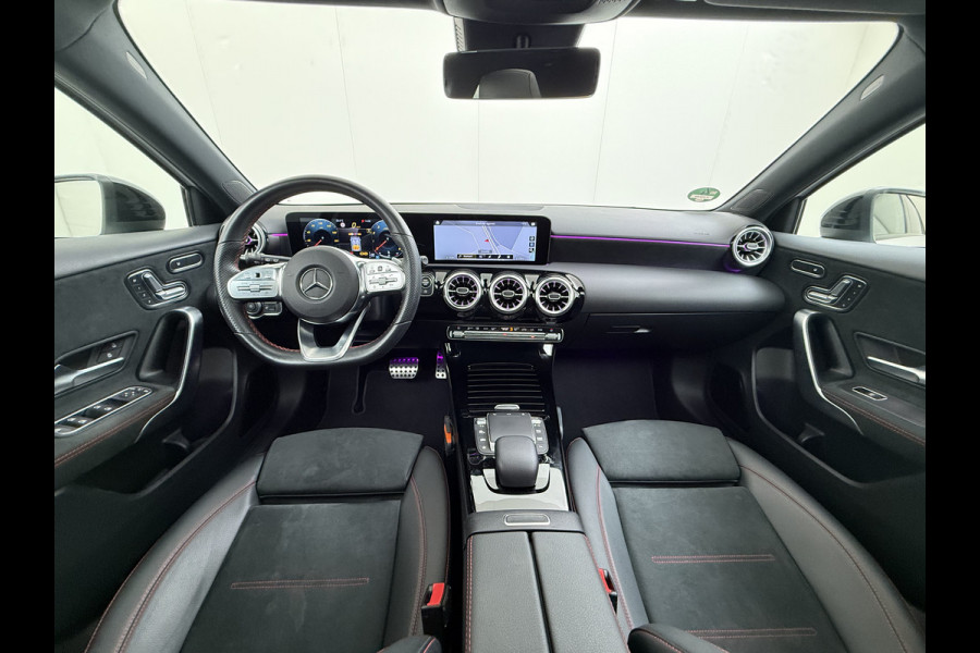 Mercedes-Benz A-Klasse 250 AMG line | Pano Memory Multibeam Distronic