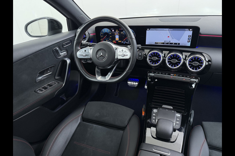 Mercedes-Benz A-Klasse 250 AMG line | Pano Memory Multibeam Distronic