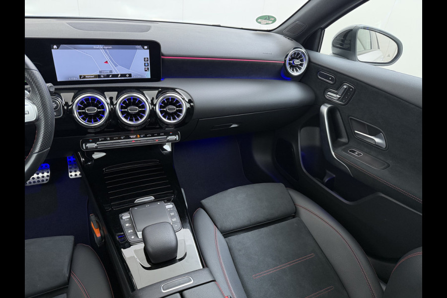 Mercedes-Benz A-Klasse 250 AMG line | Pano Memory Multibeam Distronic