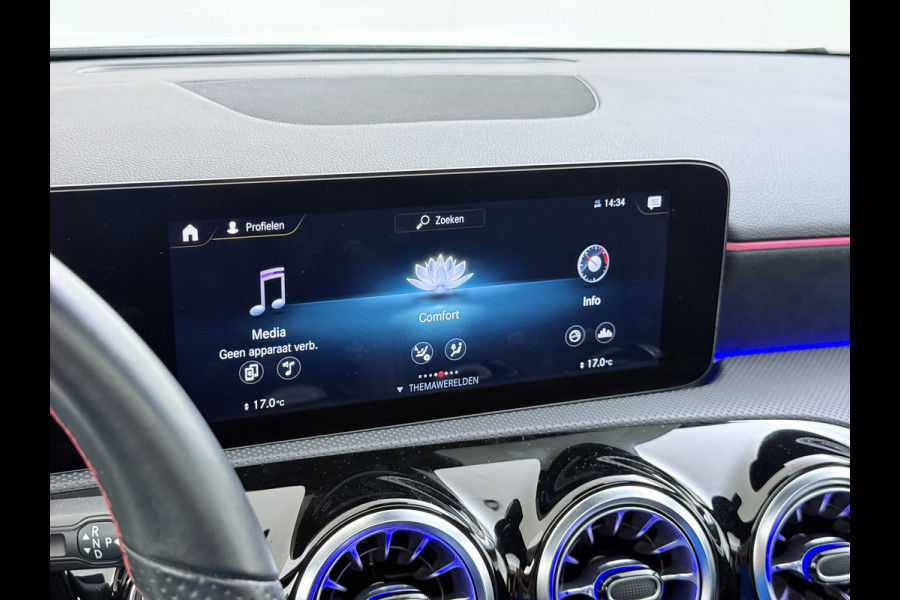Mercedes-Benz A-Klasse 250 AMG line | Pano Memory Multibeam Distronic