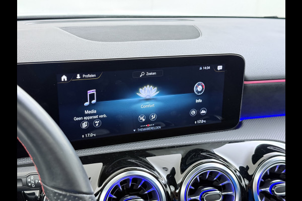 Mercedes-Benz A-Klasse 250 AMG line | Pano Memory Multibeam Distronic