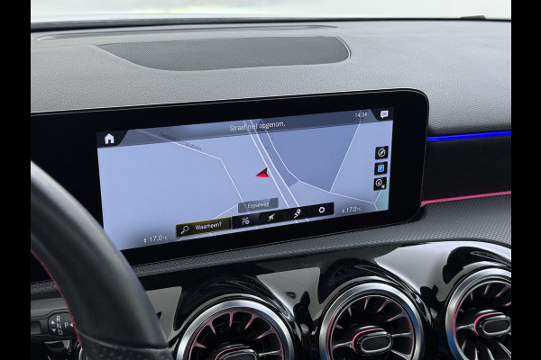 Mercedes-Benz A-Klasse 250 AMG line | Pano Memory Multibeam Distronic