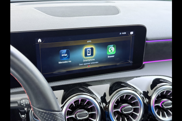 Mercedes-Benz A-Klasse 250 AMG line | Pano Memory Multibeam Distronic