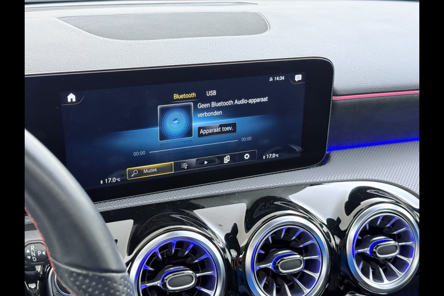 Mercedes-Benz A-Klasse 250 AMG line | Pano Memory Multibeam Distronic