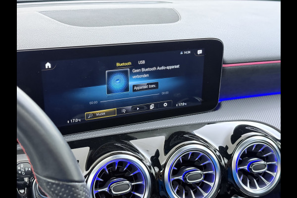 Mercedes-Benz A-Klasse 250 AMG line | Pano Memory Multibeam Distronic