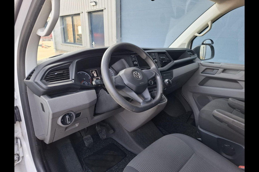 Volkswagen Transporter 2.0 TDI L2H1 30 Comfortline CARPLAY / L2H1 / CRUISE CONTROLE / AIRCO / EURO 6