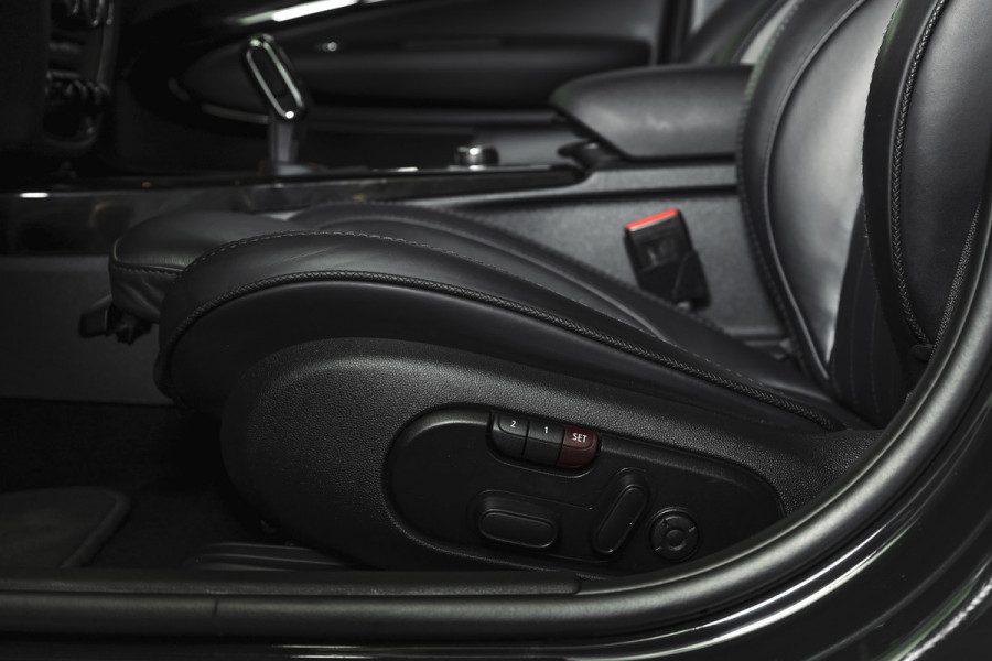 MINI Clubman 2.0 JCW ALL4 Chili | S/K-Panodak | Adapt. Cruise | Stoelverw. | PDC | Camera | NAV + App.Connect | ECC | Harman Kardon | LM 19" |