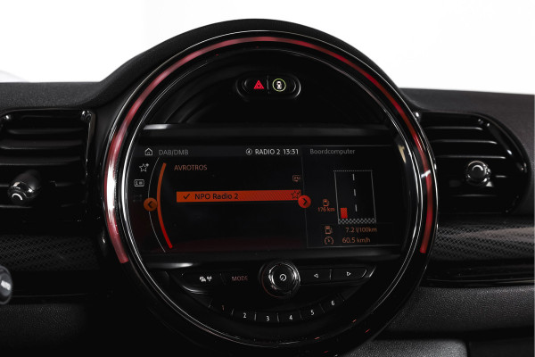 MINI Clubman 2.0 JCW ALL4 Chili | S/K-Panodak | Adapt. Cruise | Stoelverw. | PDC | Camera | NAV + App.Connect | ECC | Harman Kardon | LM 19" |