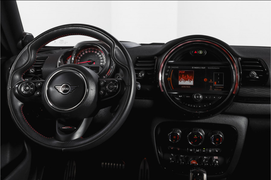 MINI Clubman 2.0 JCW ALL4 Chili | S/K-Panodak | Adapt. Cruise | Stoelverw. | PDC | Camera | NAV + App.Connect | ECC | Harman Kardon | LM 19" |