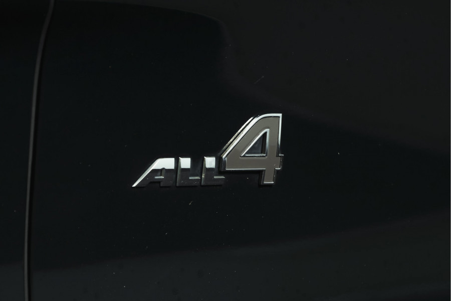 MINI Clubman 2.0 JCW ALL4 Chili | S/K-Panodak | Adapt. Cruise | Stoelverw. | PDC | Camera | NAV + App.Connect | ECC | Harman Kardon | LM 19" |