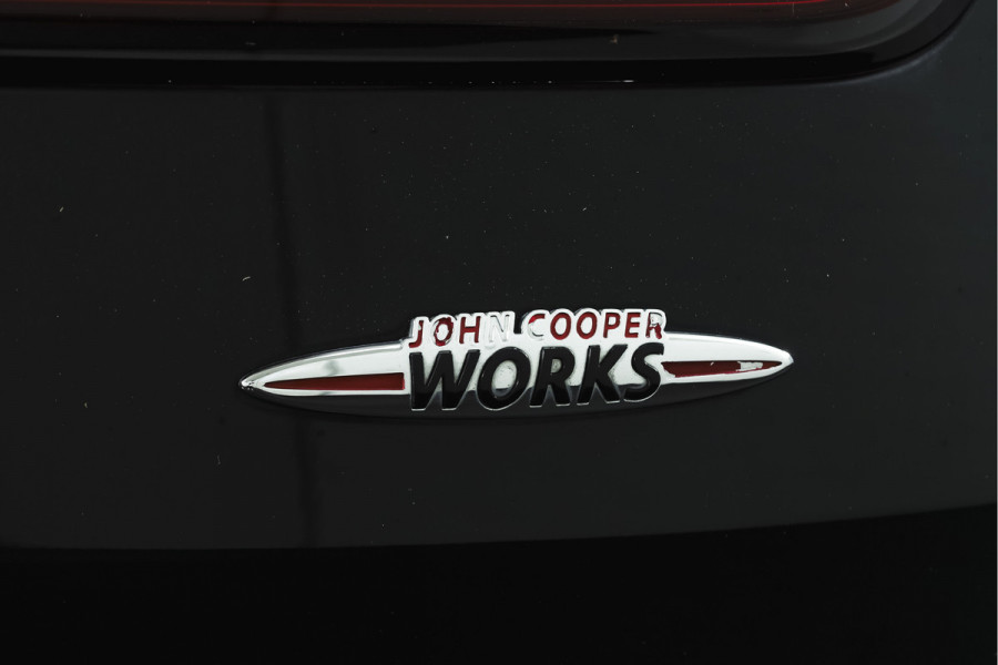 MINI Clubman 2.0 JCW ALL4 Chili | S/K-Panodak | Adapt. Cruise | Stoelverw. | PDC | Camera | NAV + App.Connect | ECC | Harman Kardon | LM 19" |