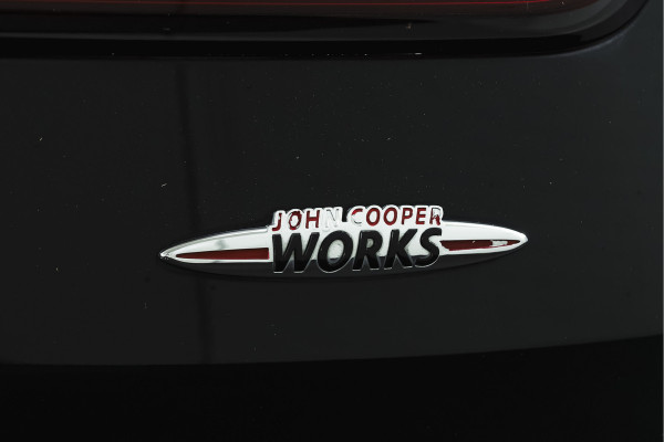 MINI Clubman 2.0 JCW ALL4 Chili | S/K-Panodak | Adapt. Cruise | Stoelverw. | PDC | Camera | NAV + App.Connect | ECC | Harman Kardon | LM 19" |