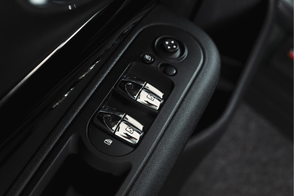 MINI Clubman 2.0 JCW ALL4 Chili | S/K-Panodak | Adapt. Cruise | Stoelverw. | PDC | Camera | NAV + App.Connect | ECC | Harman Kardon | LM 19" |