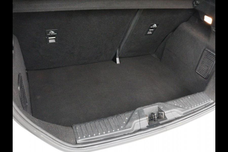 Ford Fiesta 1.0 EcoBoost Hybrid ST-Line X | Panoramadak | Stoel & Stuurverwarming | Bang & Olufsen | Adaptive cruise | Climate control | Camera | Navigatie | Bluetooth | DAB+ | Park assist | Side assist | Mirrorlink
