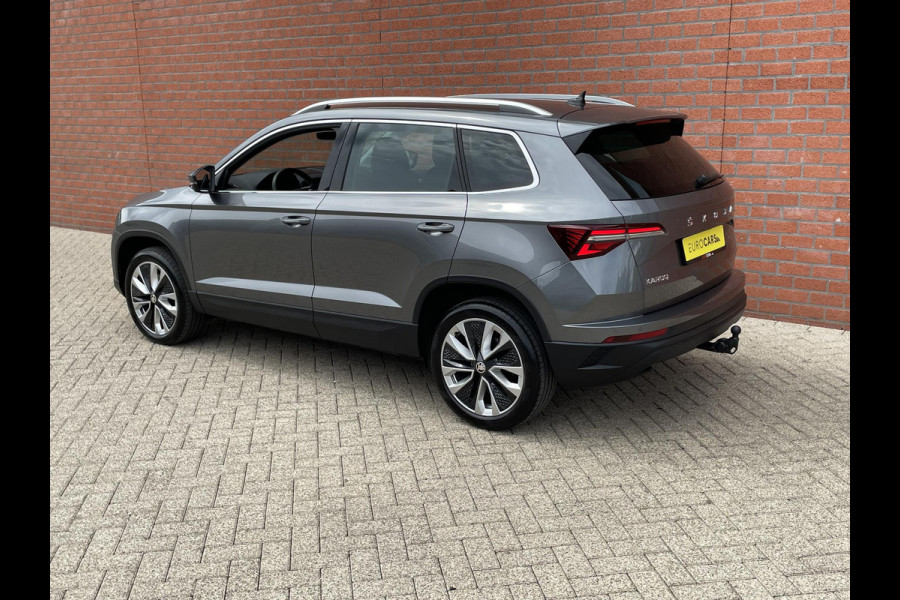 Škoda Karoq 1.5 TSI 150pk DSG Style Navigatie Apple Carplay/Android Auto Parkeersensoren Camera Adaptive Cruise Control Elektrische achterklep Wegklapbare trekhaak Stoel- en stuurverwarming Ledverlichting Virtual Cockpit Climate Control