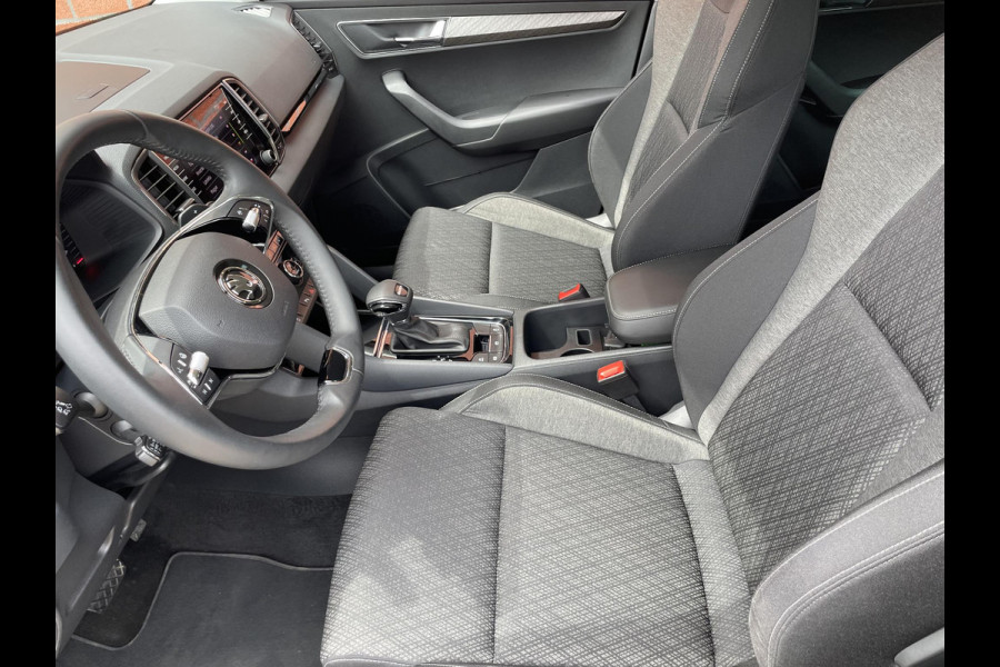 Škoda Karoq 1.5 TSI 150pk DSG Style Navigatie Apple Carplay/Android Auto Parkeersensoren Camera Adaptive Cruise Control Elektrische achterklep Wegklapbare trekhaak Stoel- en stuurverwarming Ledverlichting Virtual Cockpit Climate Control