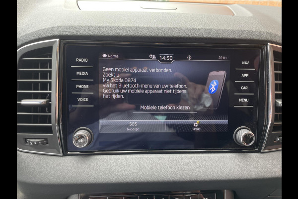 Škoda Karoq 1.5 TSI 150pk DSG Style Navigatie Apple Carplay/Android Auto Parkeersensoren Camera Adaptive Cruise Control Elektrische achterklep Wegklapbare trekhaak Stoel- en stuurverwarming Ledverlichting Virtual Cockpit Climate Control