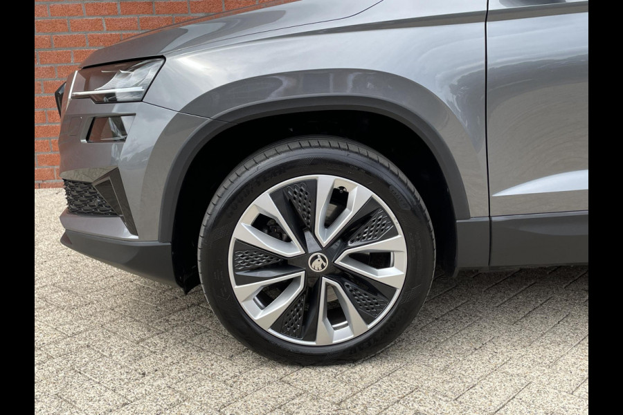 Škoda Karoq 1.5 TSI 150pk DSG Style Navigatie Apple Carplay/Android Auto Parkeersensoren Camera Adaptive Cruise Control Elektrische achterklep Wegklapbare trekhaak Stoel- en stuurverwarming Ledverlichting Virtual Cockpit Climate Control