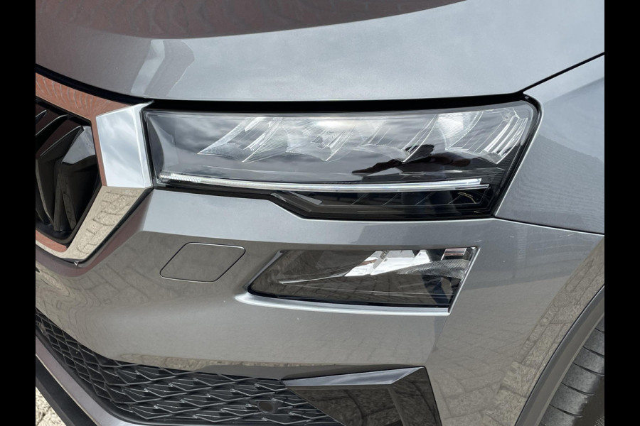 Škoda Karoq 1.5 TSI 150pk DSG Style Navigatie Apple Carplay/Android Auto Parkeersensoren Camera Adaptive Cruise Control Elektrische achterklep Wegklapbare trekhaak Stoel- en stuurverwarming Ledverlichting Virtual Cockpit Climate Control