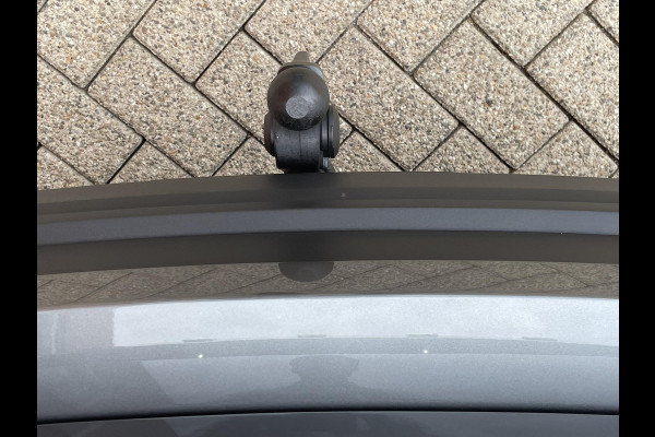Škoda Karoq 1.5 TSI 150pk DSG Style Navigatie Apple Carplay/Android Auto Parkeersensoren Camera Adaptive Cruise Control Elektrische achterklep Wegklapbare trekhaak Stoel- en stuurverwarming Ledverlichting Virtual Cockpit Climate Control