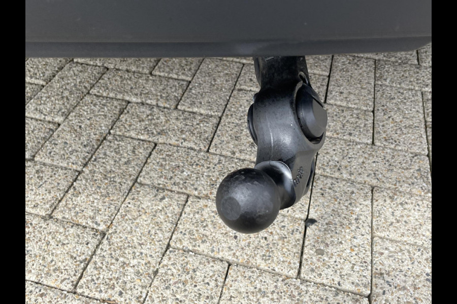 Škoda Karoq 1.5 TSI 150pk DSG Style Navigatie Apple Carplay/Android Auto Parkeersensoren Camera Adaptive Cruise Control Elektrische achterklep Wegklapbare trekhaak Stoel- en stuurverwarming Ledverlichting Virtual Cockpit Climate Control